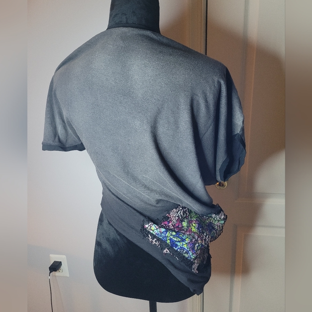 ARATTA Asymetric Top With Graphic Detail. NWT. - Picture 2 of 9